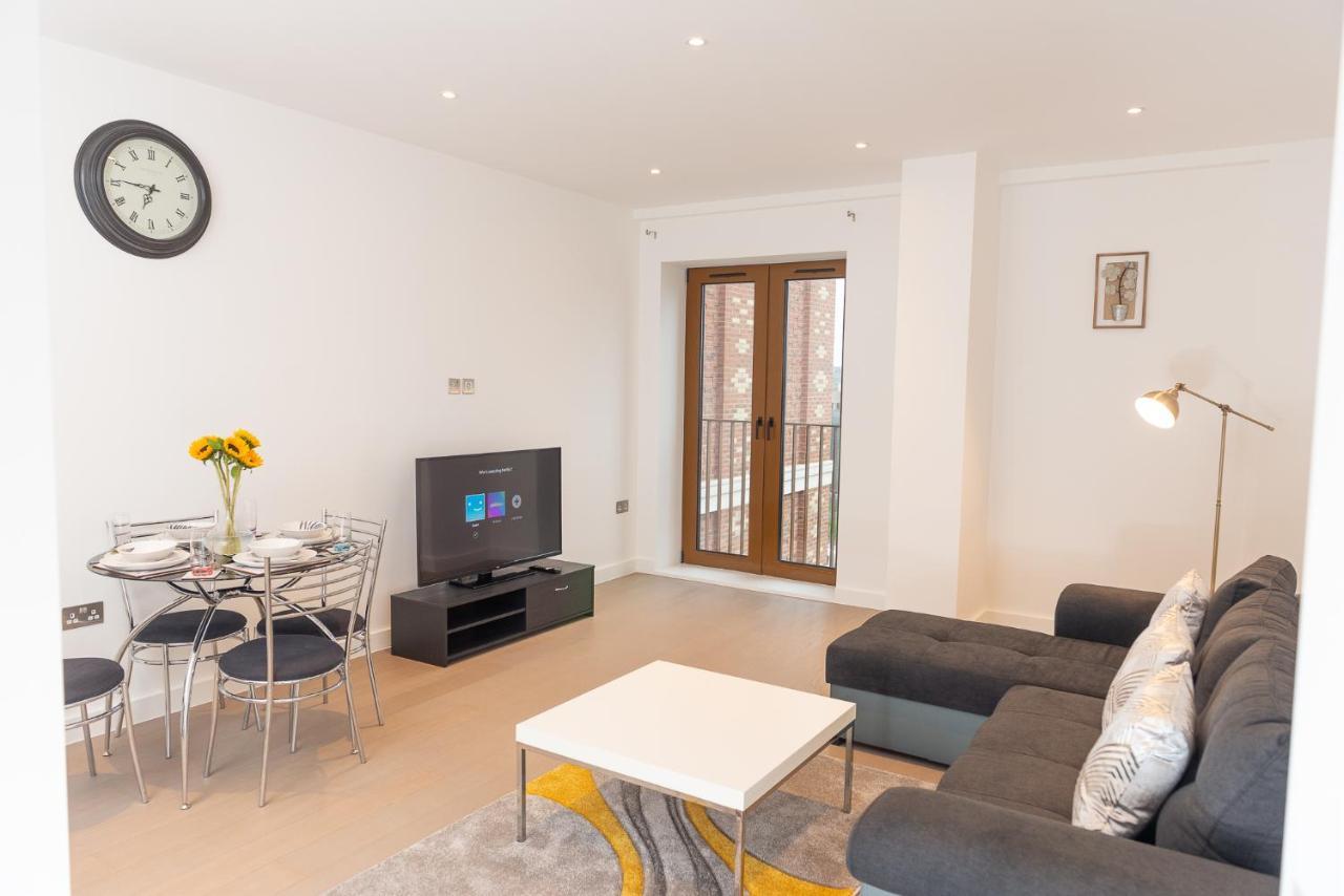 Beautiful 1 Bed Apartment In Centre Of St Albans - Free Parking - 5 Min Walk To St Albans City Centre & Railway Station - Big Savings On Longer Stays 외부 사진